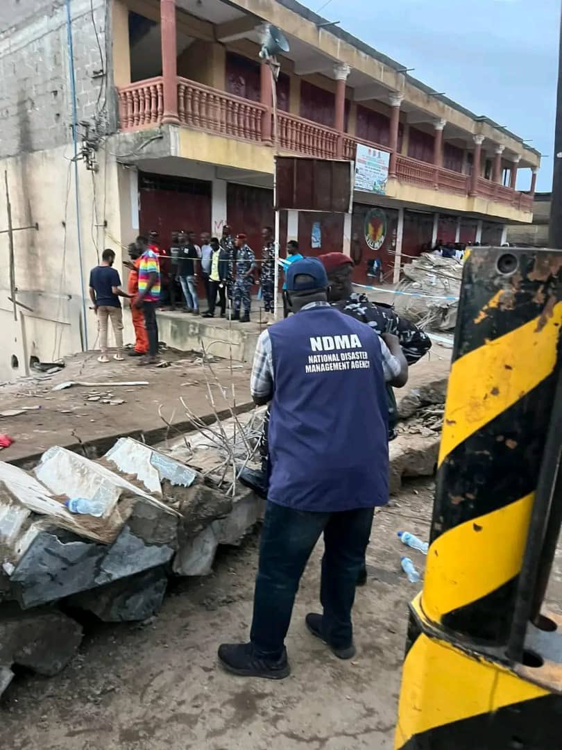 julius_maadabio's tweet photo. I am saddened to learn about the collapse of a building at Shell, Kissy, east of Freetown. This is a devastating loss. My deepest condolences go out to all those who have lost loved ones today.

We will muster all our efforts to rescue, where possible, and provide all the support for survivors. 

The National Disaster Management Agency will lead on this effort with the full support of my government.

We will launch a full-scale inquiry into this disaster and do all we can to prevent any  recurrence of such a tragedy.