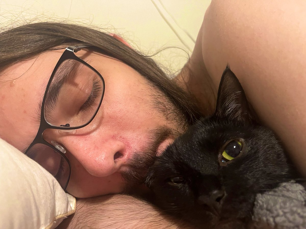 1justneedspace's tweet photo. My baby boys 😍😍😍😍🥹🥹🥹 featuring daddy 🥵 https://t.co/f5oSaL74LT