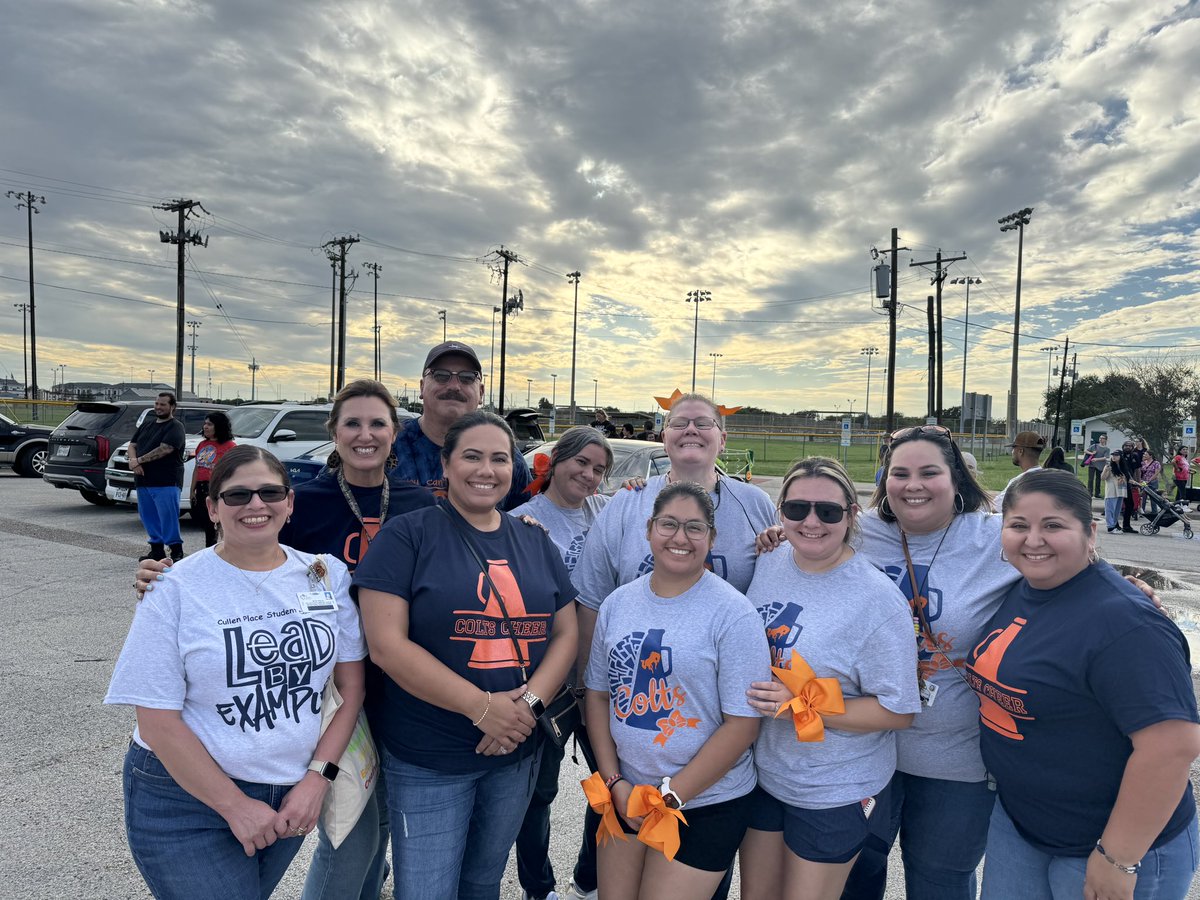 Way to go Cheer and Student Council for participating in the King VLC parade!