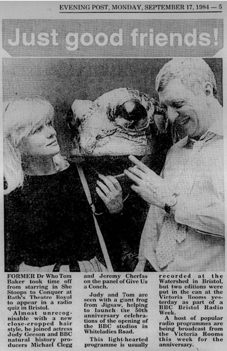 doctorwho1980s's tweet photo. 17/09/84 - Tom Baker in 1984

"Judy and Tom are seen with a giant frog from Jigsaw"

#DoctorWho1984

[Bristol Evening Post] https://t.co/w0yBrNGyl7
