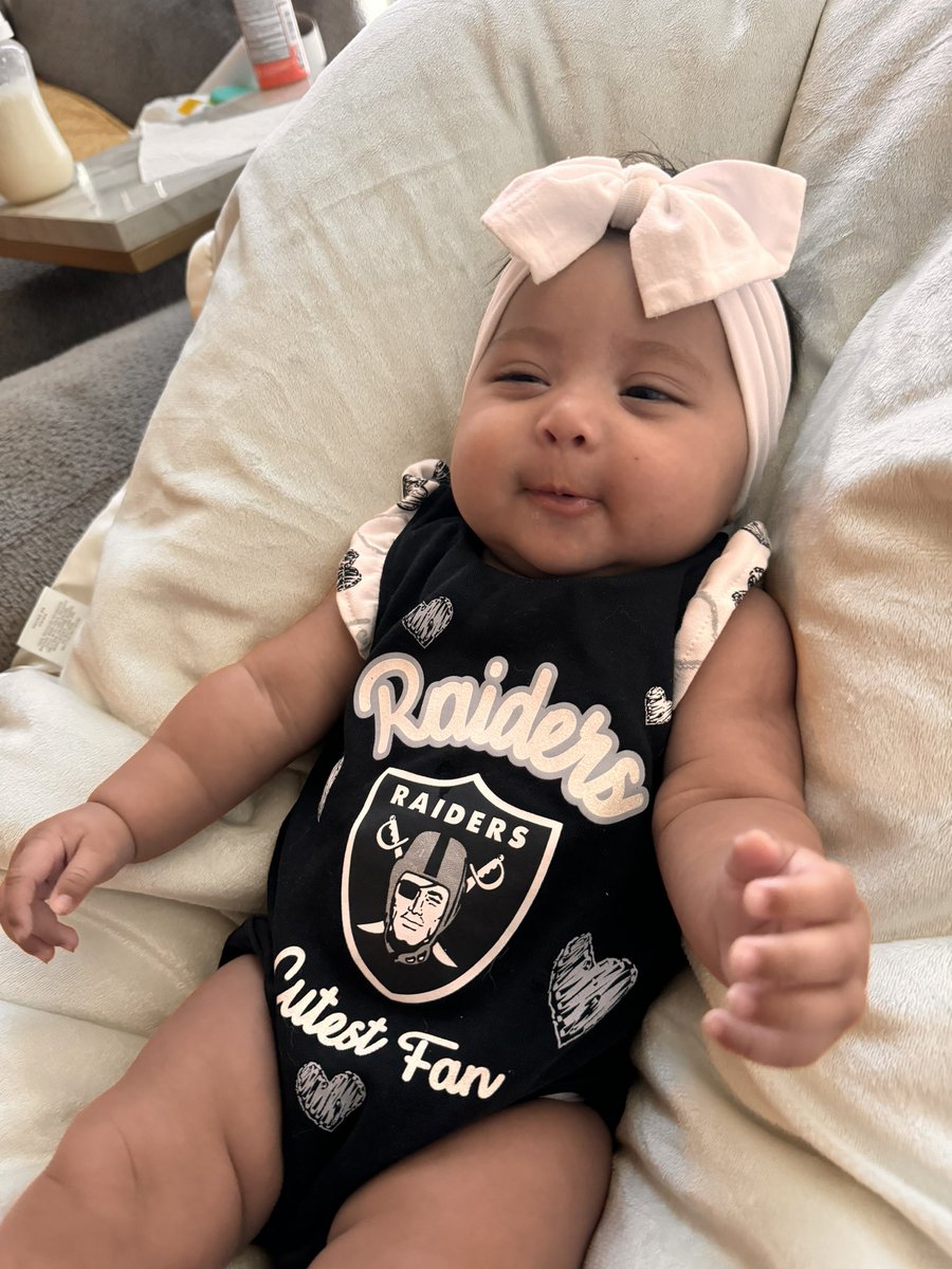 aaliyahrr's tweet photo. Vote for my little raider baby for baby of the year!!!!!! https://t.co/xyPBwvZ9Fx https://t.co/TSr1JPB2MB