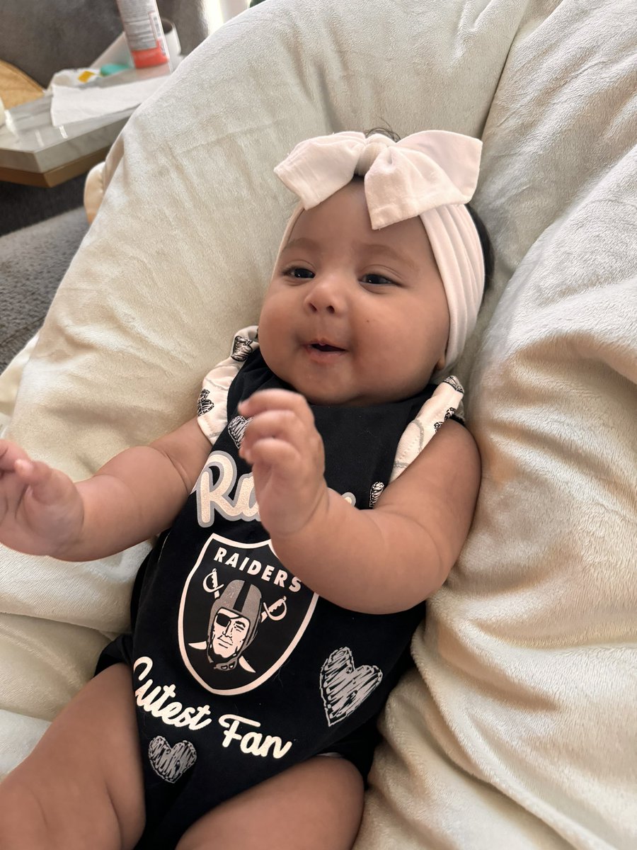 aaliyahrr's tweet photo. Vote for my little raider baby for baby of the year!!!!!! https://t.co/xyPBwvZ9Fx https://t.co/TSr1JPB2MB