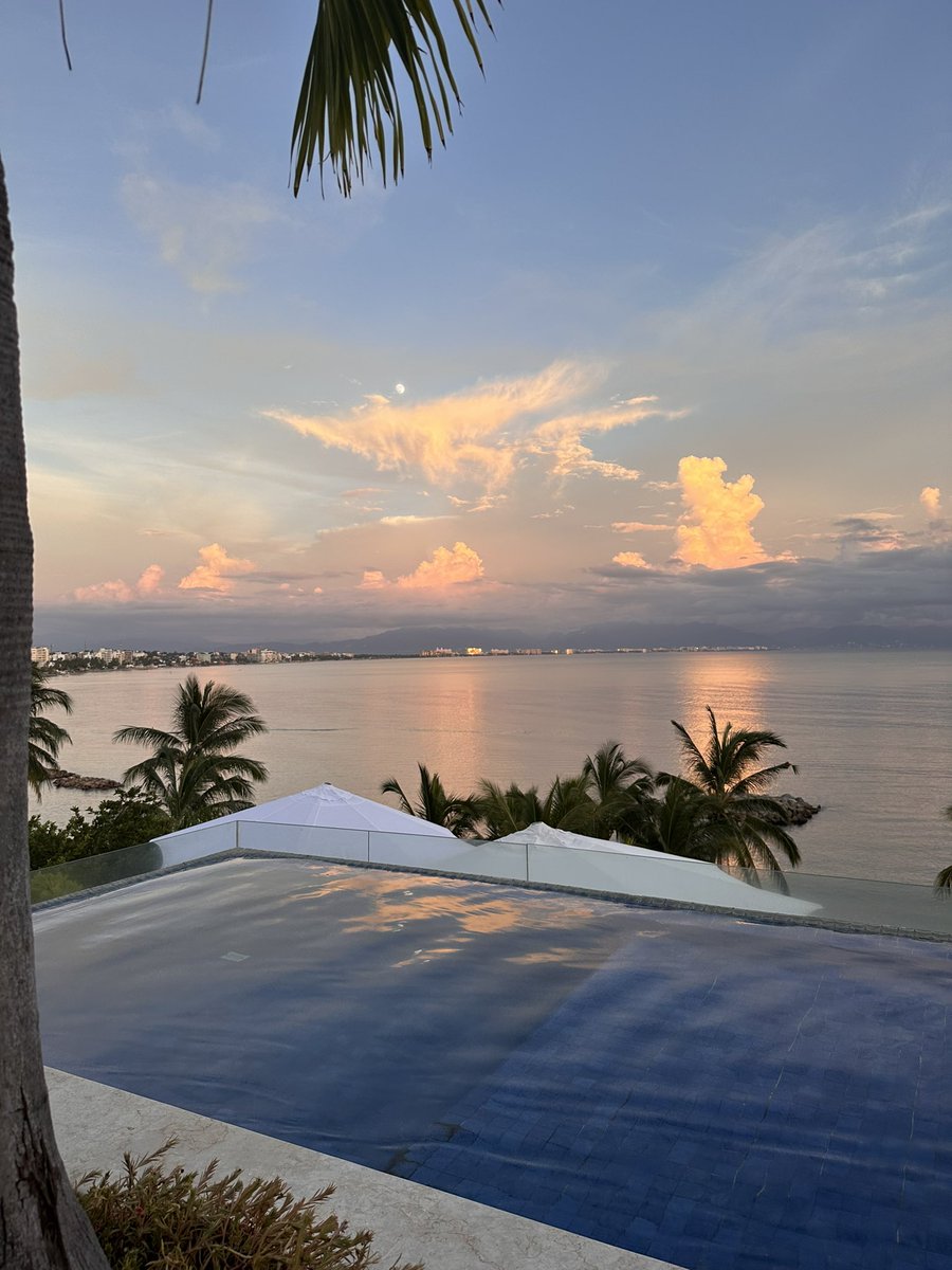 brenhernandez55's tweet photo. Agradecida con la vida por estas vistas tan hermosas, que bello mi México 🇲🇽 https://t.co/wPAaHnJzmG