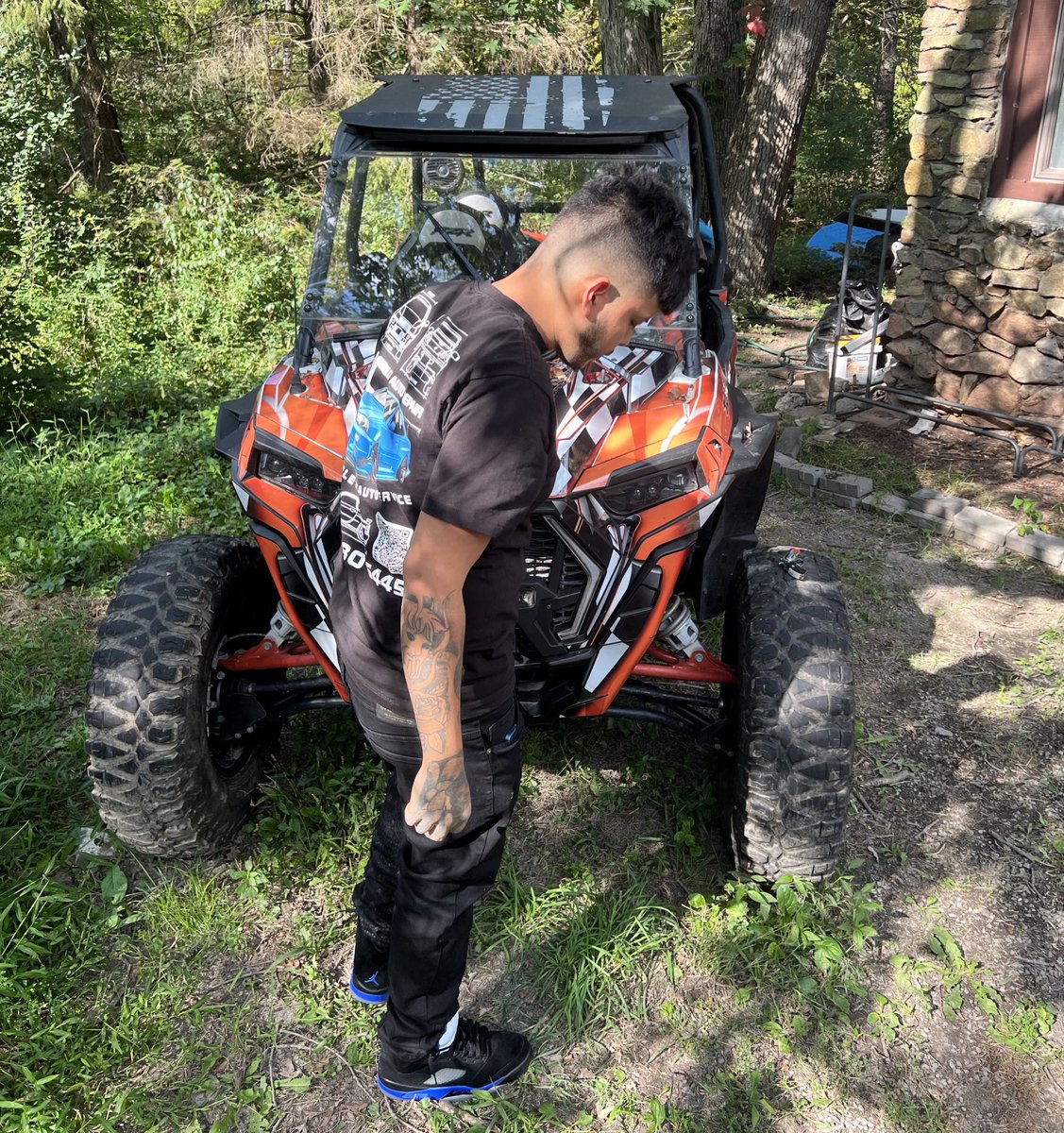 rba_Ez's tweet photo. late birthday post but fuckit b More life more money 🧟‍♂️🖤 https://t.co/KHeaoShmAc