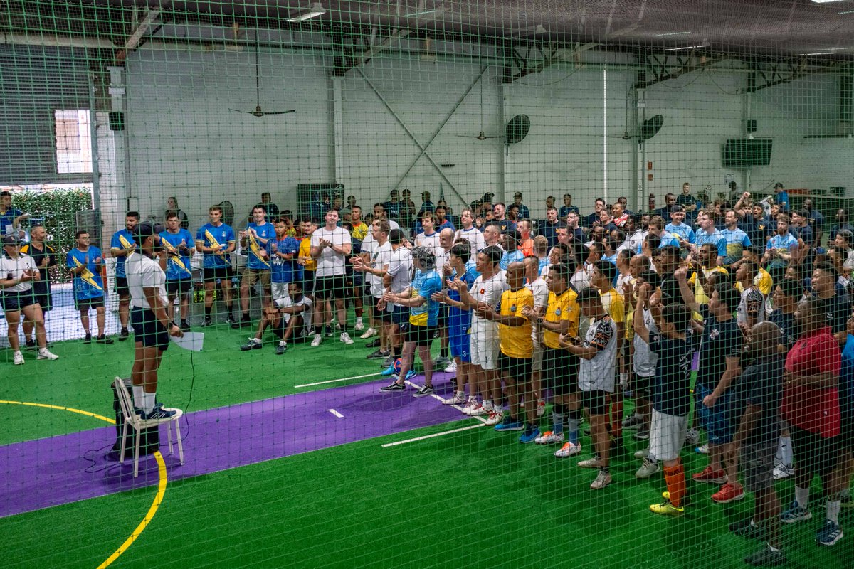 US7thFleet's tweet photo. Sailors assigned to the Arleigh Burke-class guided-missile destroyer USS Dewey (DDG 105) participate in a sports competition between partner and ally nations as a part of exercise Kakadu 2024.

📸 by MC2 Caroline H. Lui

#USNAvy | #AlliesAndPartners https://t.co/NKevdqWzFX