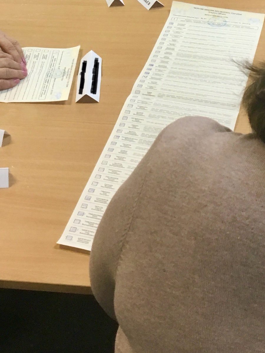 colindeacon's tweet photo. I had the honour of being an election observer in polls east of Kyiv during 🇺🇦’s 1st presidential election of 2019 (the 2nd was a runoff between incumbent Poroshenko & challenger Zelenskyy). We all know who won. The first ballot was 44 names long. I never thought 🇨🇦 would exceed that!
