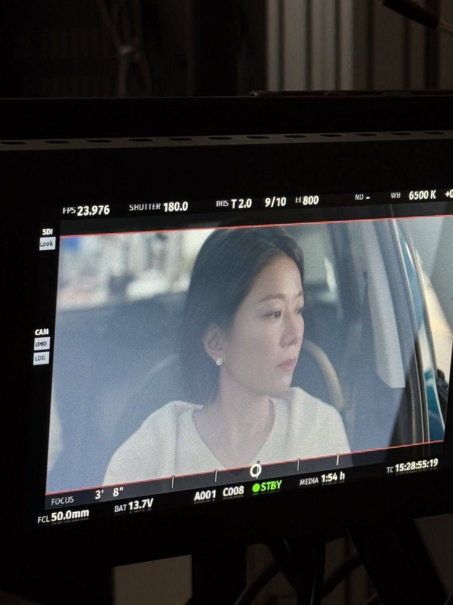 #전혜진  #JeonHyeJin

 호두의 추석 선물_전혜진 배우의 미공개 사진 공개🎁 

추석의 완성은 보름달, 송편 그리고 전혜진.