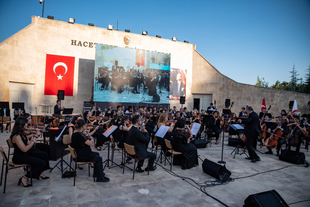 CahitGuran's tweet photo. 2024-25 Akademik Yılı UNI101 Üniversite Yaşamına Giriş Dersi Açılış Töreni ve Açılış Dersi gerçekleştirildi. 6985 öğrencinin katılım gösterdiği programda TÜBİTAK Bilim Ödülü sahibi Sn. Prof. Dr. Fatih Özaltın çok güzel bir açılış dersi verdi. https://t.co/xfriW1ONgP