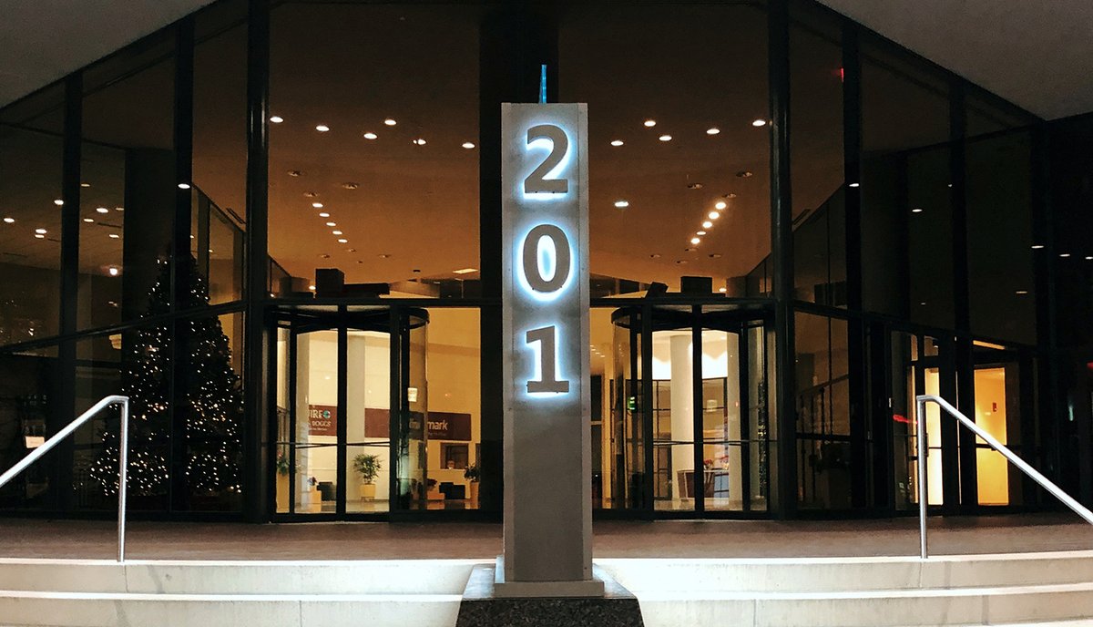 Discover the journey of signage #graphics, from hand-painted signs to 3D printing 🏙️

Each new #material and #process revolutionized and further customized how #signage is used to enhance the built environment 🚀

Read more here: asisignage.com/history-of-sig…