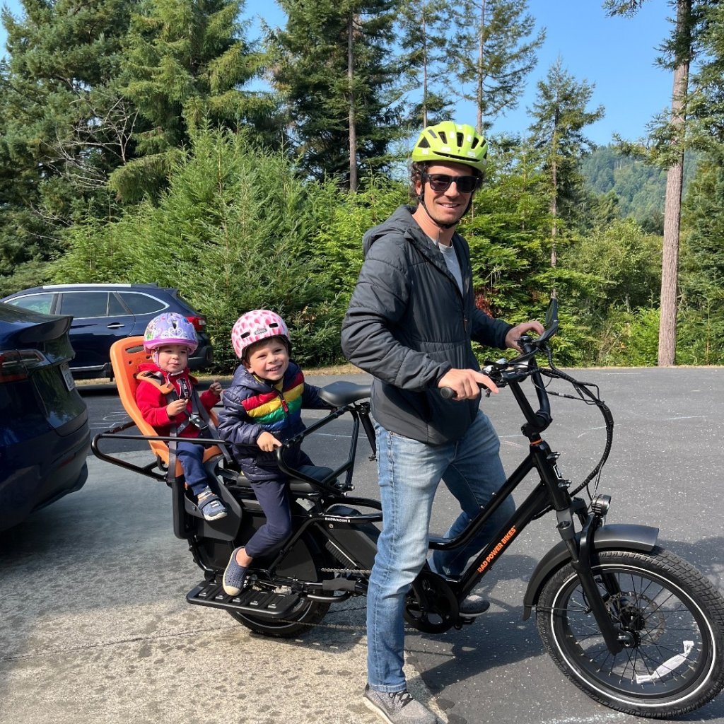 D_A_Jonze's tweet image. Less screen time, more green time 🌲 #RadPowerBikes #RideRad #ebike #electricbike