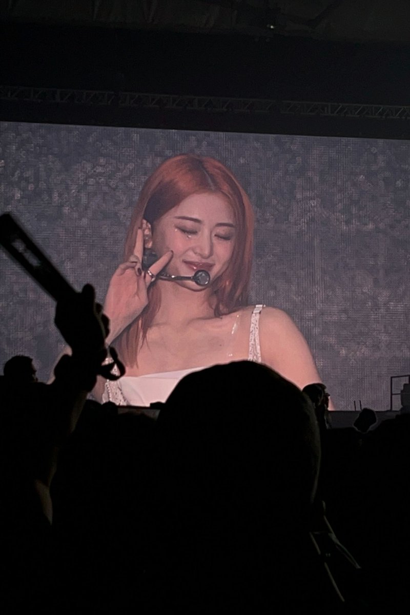 HUH YUNJIN THE BEST GIRL