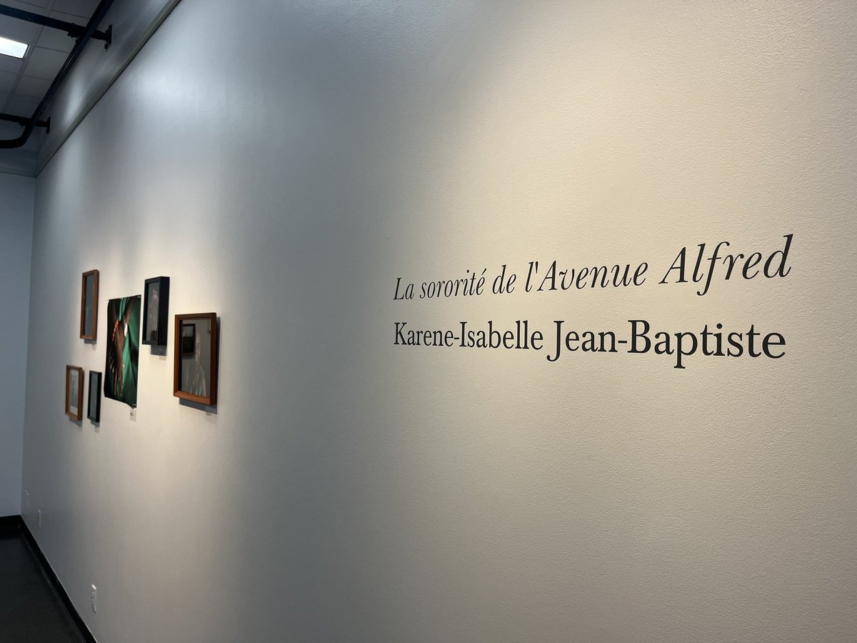 Drôle de journée illuminée par l’accrochage de la première exposition solo de <a href="/BaptisteKI/">KareneIsabelle</a> photo , une artiste de l‘arrondissement. L’exposition commence officiellement ce jeudi 
“ Sororité de la rue Alfred”