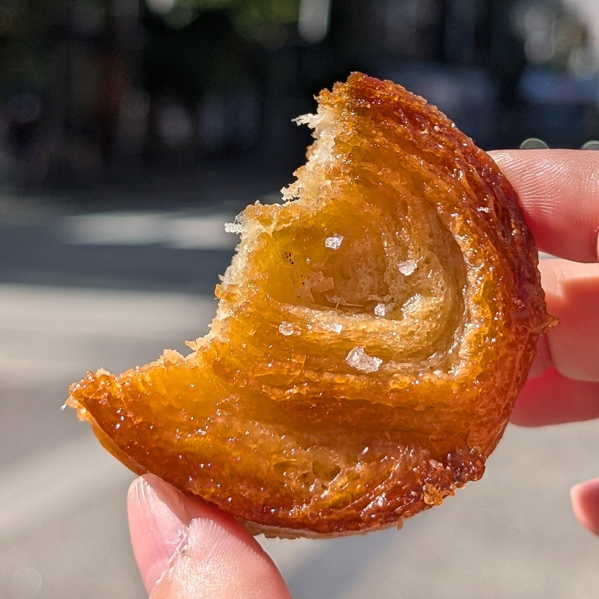 🥐 𝑲𝒐𝒖𝒊𝒈𝒏-𝑨𝒎𝒂𝒏𝒏: 𝑨 𝑯𝒂𝒊𝒌𝒖🥐

Oh Kouign-amann, so
Hard to spell, but sweet butter
Kisses, I love you!

forbiddenvancouver.pulse.ly/arktlbi8iz

@beaucoupbakery

#HiddenHistorySweetTreats #KouignAmannLove #BeaucoupBakery #TourAndTaste #SweetExplorations