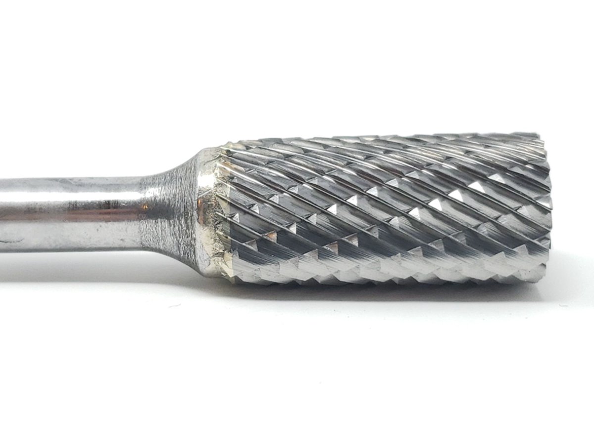 CarbideBurr's tweet image. Say goodbye to tool wear. Our carbide cutting tools are built to handle the toughest foundry materials. 💪 #Durability #FoundryTech #CarbideCutting