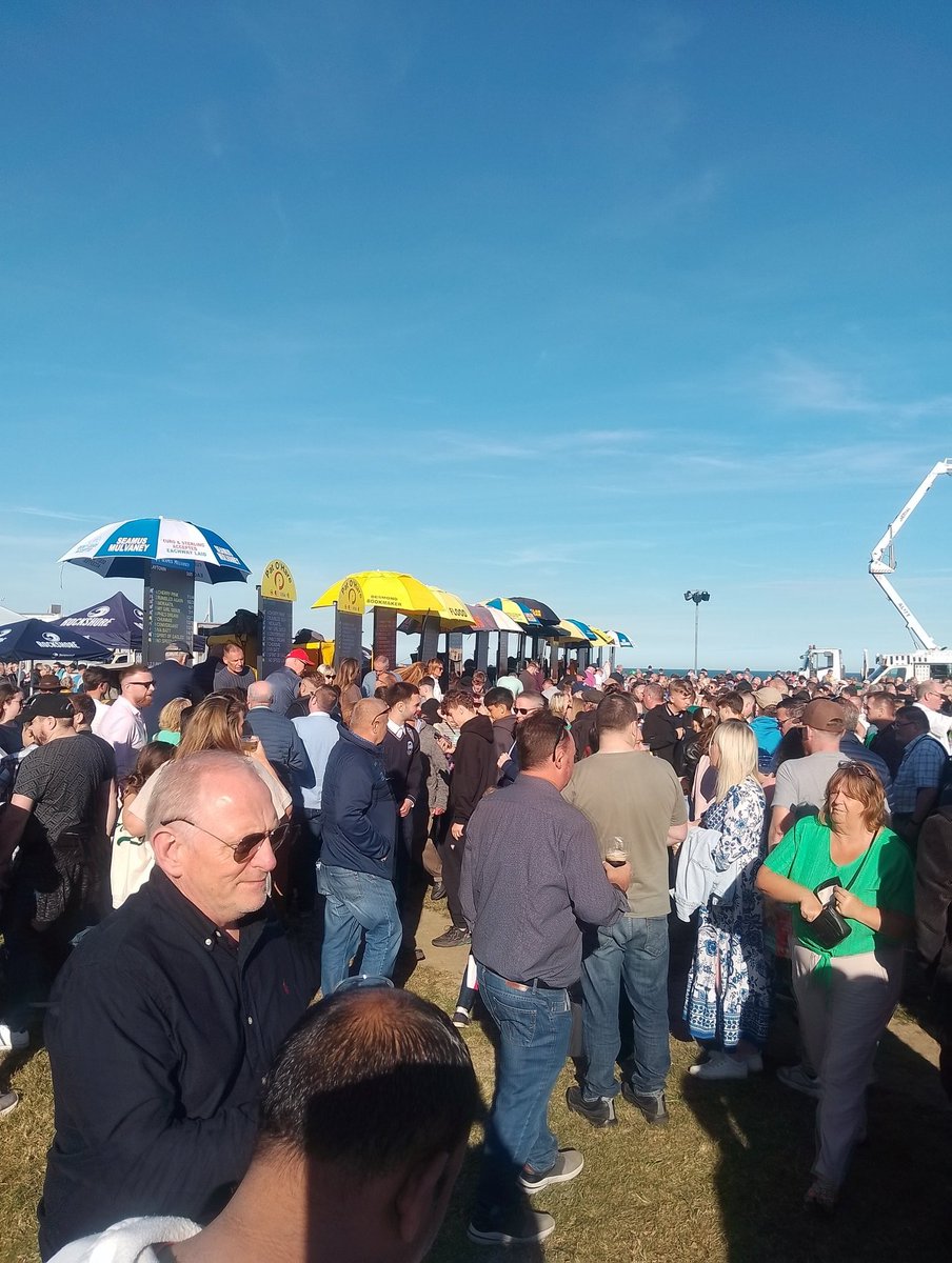 JoeSeward1's tweet image. In essence having @Laytown_Races as the unofficial third leg of the weekend was a trump card as many UK Racegoers stayed on to sample the unique atmosphere and charm of @Laytown_Races . I know some that are also taking in @punchestownrace tomorrow too 
#Laytown
#HorseRacing