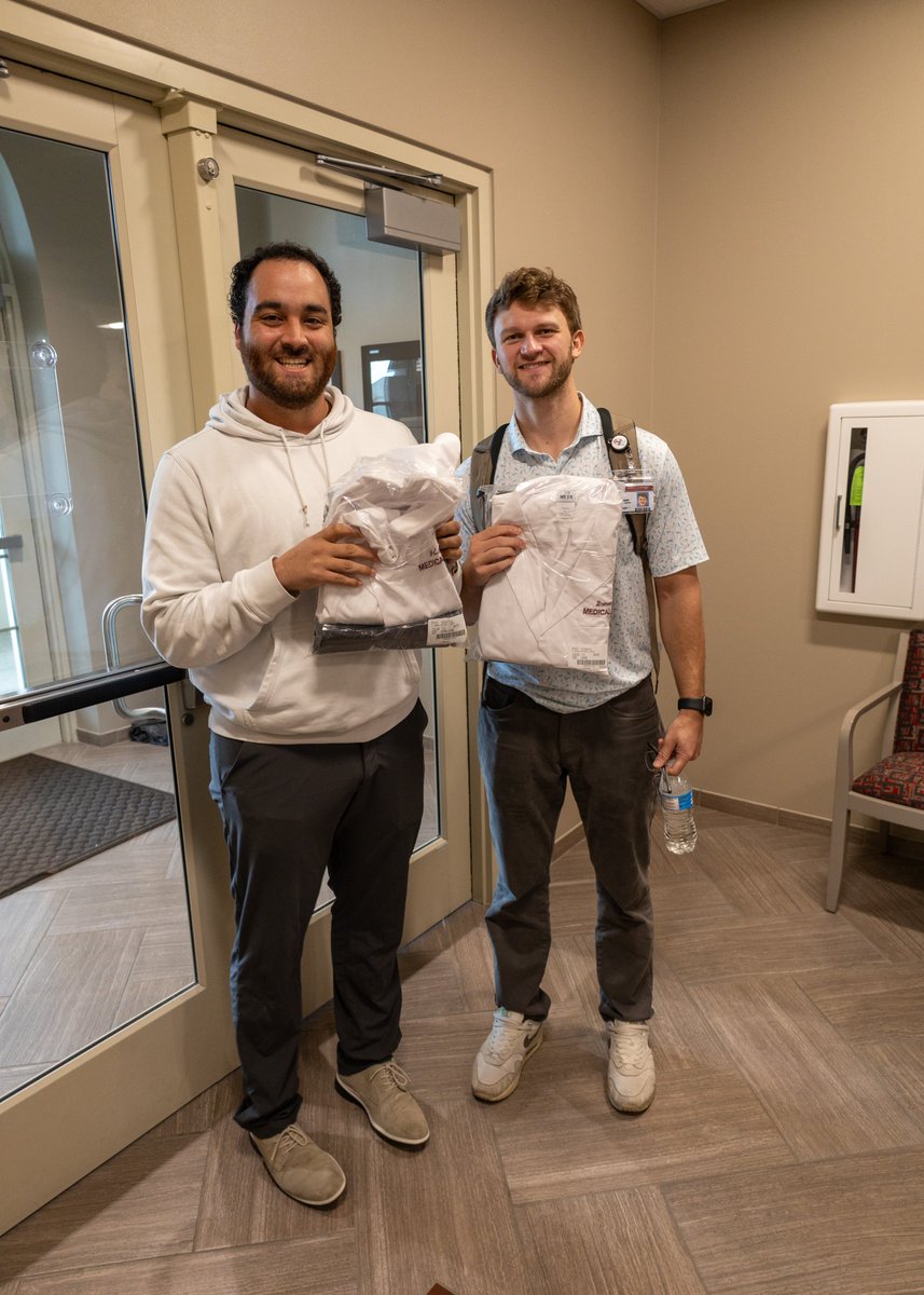 vcomlouisiana's tweet photo. White coat pickup right in the midst of Finals Week! 🥼✨ Sending good vibes to the Class of 2028 as they tackle their finals! 🙌 #VCOMLouisiana #VCOMClassof2028 #FutureDOs #WhiteCoatCeremony2024 https://t.co/81Bd7ysnvy