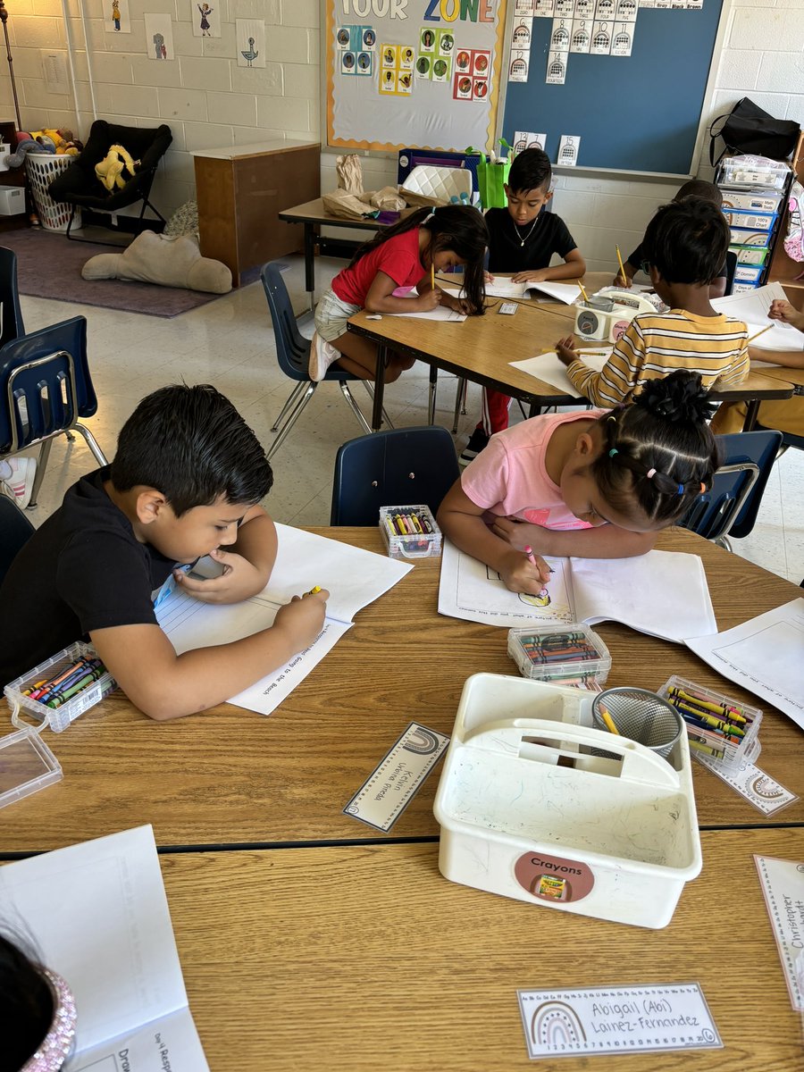 A quick recap of the last couple of weeks at school!🐝🐝

1) mathematician at work✨
2) strengthening our reading minutes💪🏼
3) fun matching with my besties🫶🏽
4) table group going back and adding to our booklet