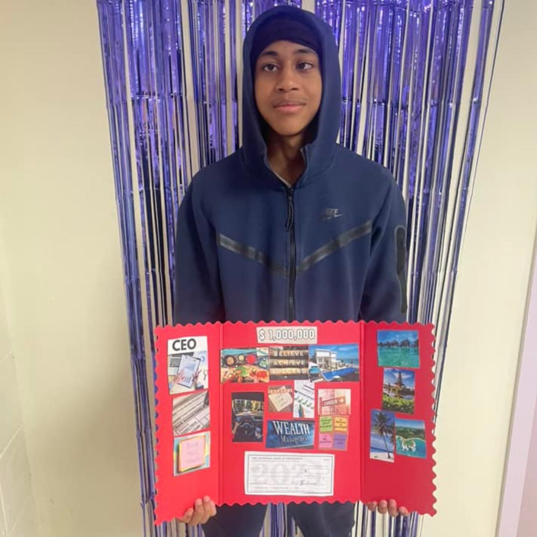 Leadersnyc's tweet photo. Let's take it back to when our leaders created vision boards to map out their dreams and goals. 🌟 Vision boards are a powerful tool that helps them visualize their future and stay motivated on their path to success! 🛤️💡 #VisionBoards #TLNYC #FutureLeaders #DreamBig https://t.co/HPmeNH283P
