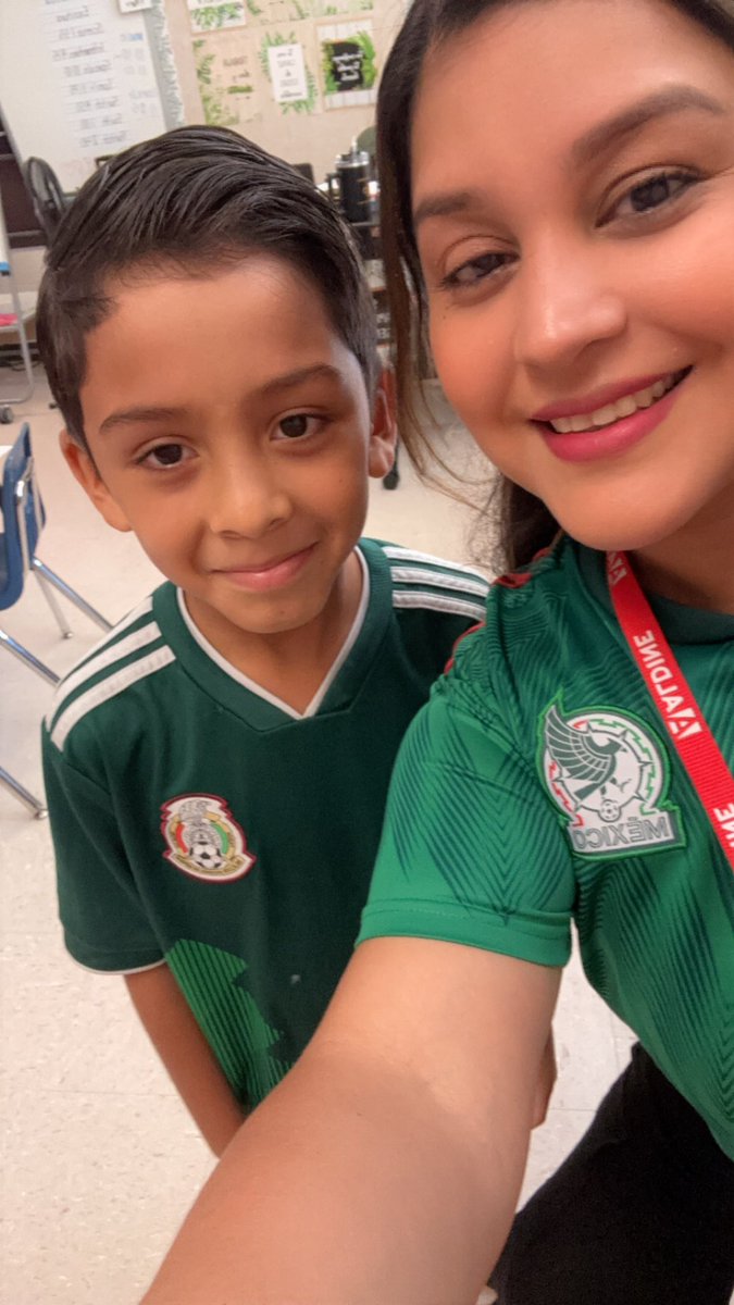 Kicking off  Hispanic Heritage month! <a href="/ReedAcad_AISD/">Reed Academy for Engineering</a> ♥️🤍💚