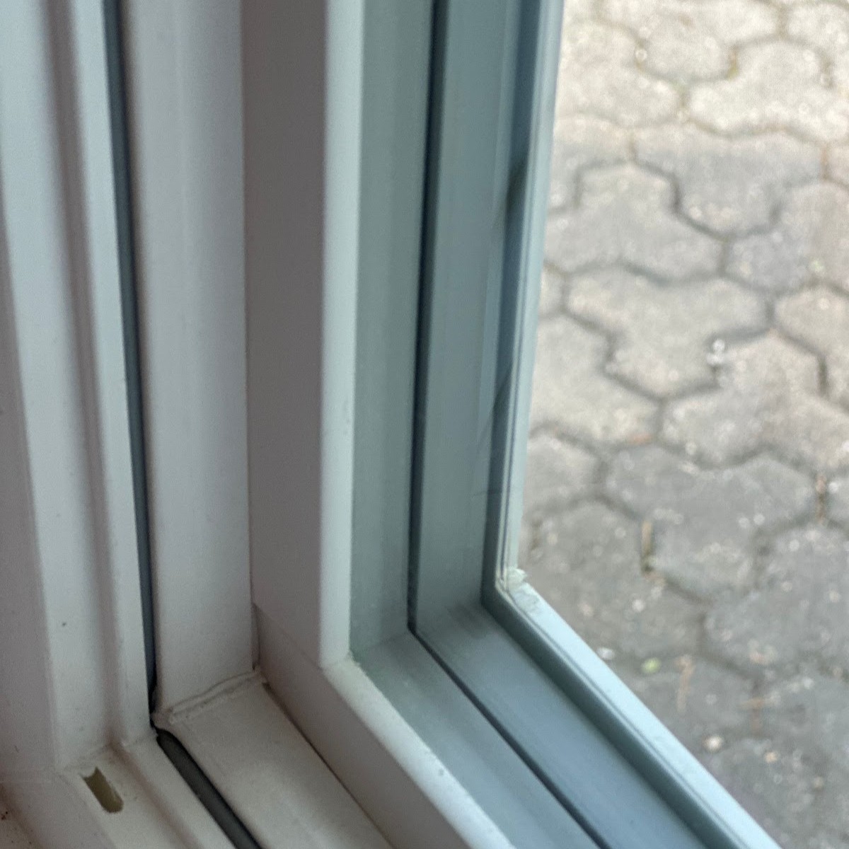 HiTechWindows's tweet image. Upgrading to triple-pane windows offers improved thermal performance, reduced energy costs, and enhanced sound insulation compared to dual-pane windows. #HiTechEnergyWindows #Winnipeg #ManitobaMade