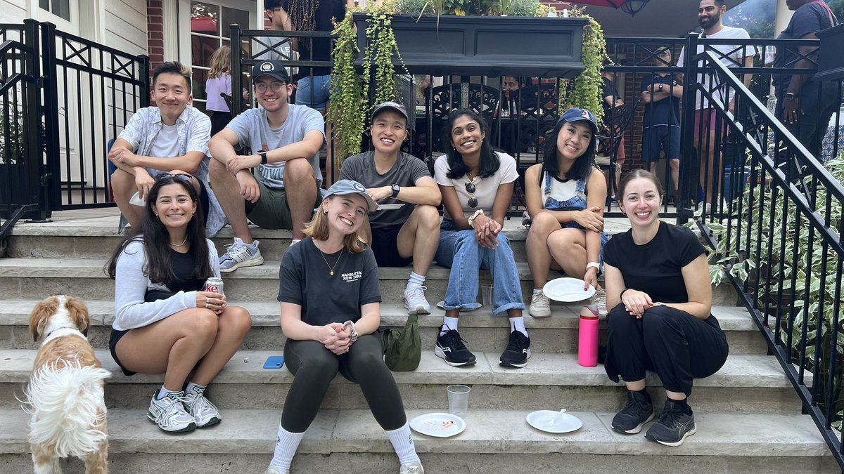 UofTPaedsRes's tweet image. Another year, another @SickKidsNews staff vs. resident baseball game - and another decisive victory for the faculty 🫠 #yaysports