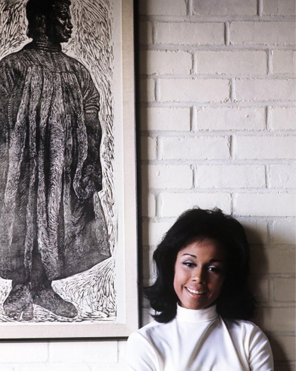 nostalgicsz's tweet photo. Diahann Carroll photographed by Mario Casilli (1966) https://t.co/1dHFwRygiD