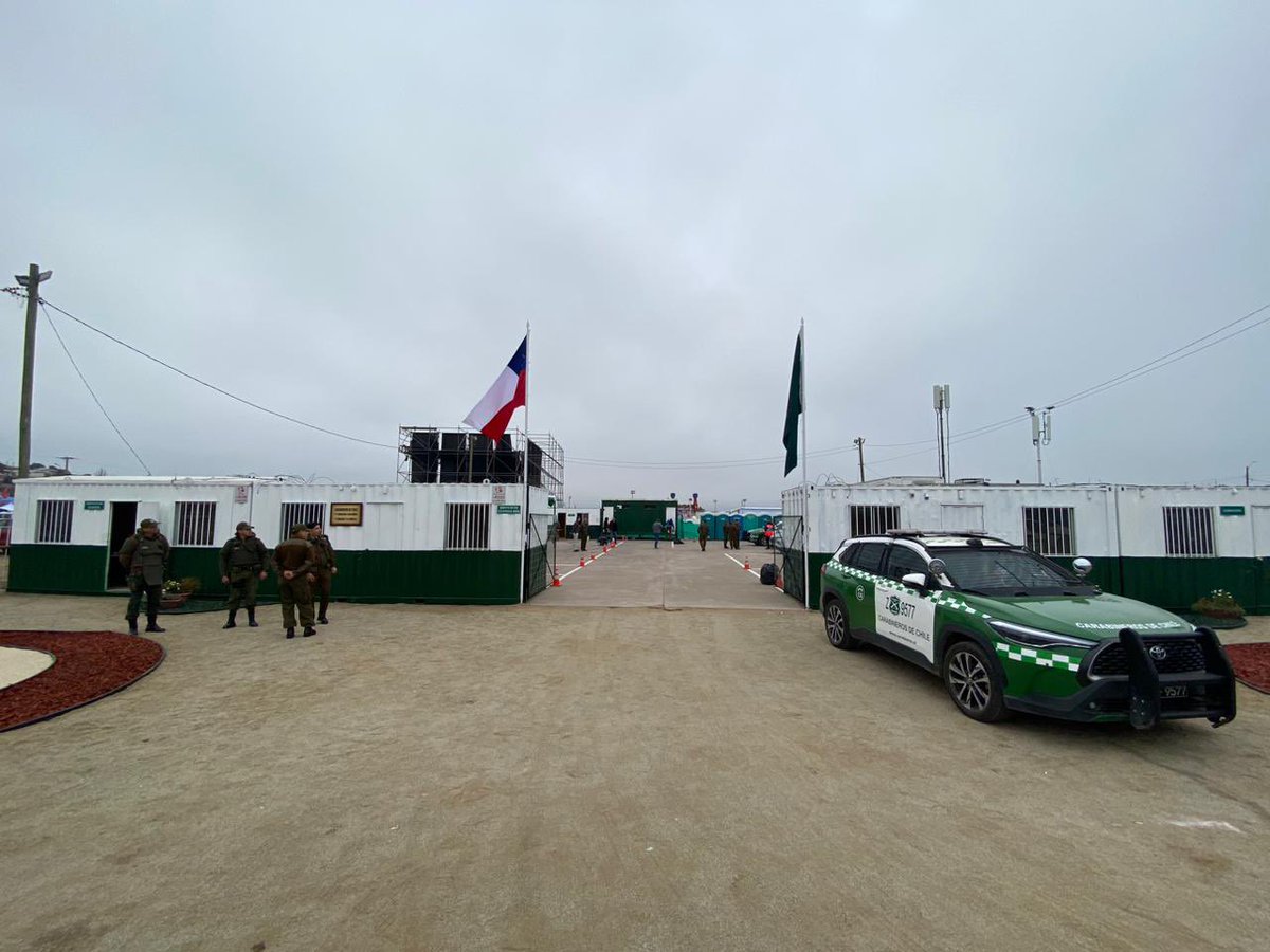 Inauguramos uno de los cuarteles temporales para estas Fiestas Patrias en la Pampilla.
En coordinación con autoridades regionales estamos desplegando esfuerzos para garantizar la seguridad de las y los chilenos.
Recuerda que #UnidosPorUn18Seguro depende de todas y todos 🇨🇱
