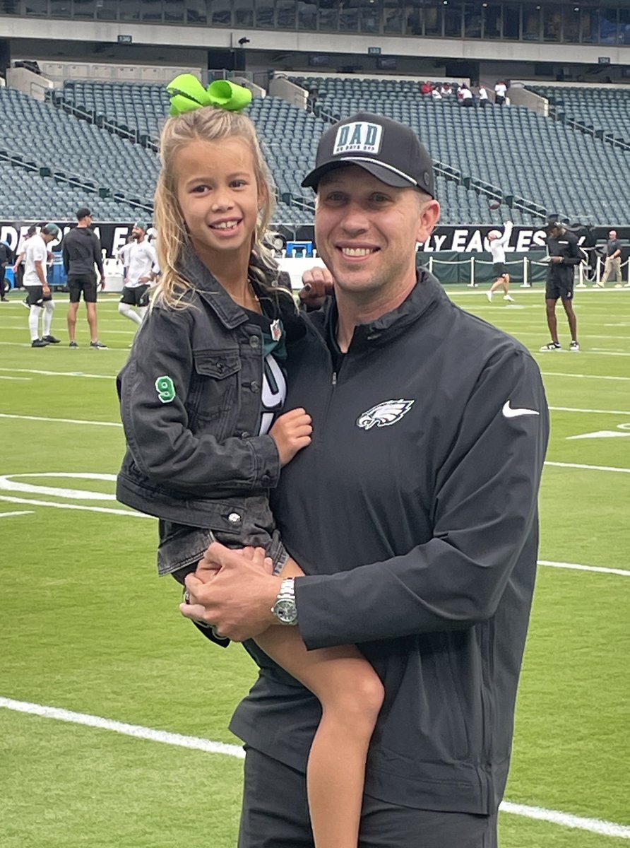 JClarkNBCS's tweet photo. Nick Foles and his daughter Lily tonight here at the Linc over 6 and a half years after winning the Super Bowl https://t.co/UZ73SyRjQ5