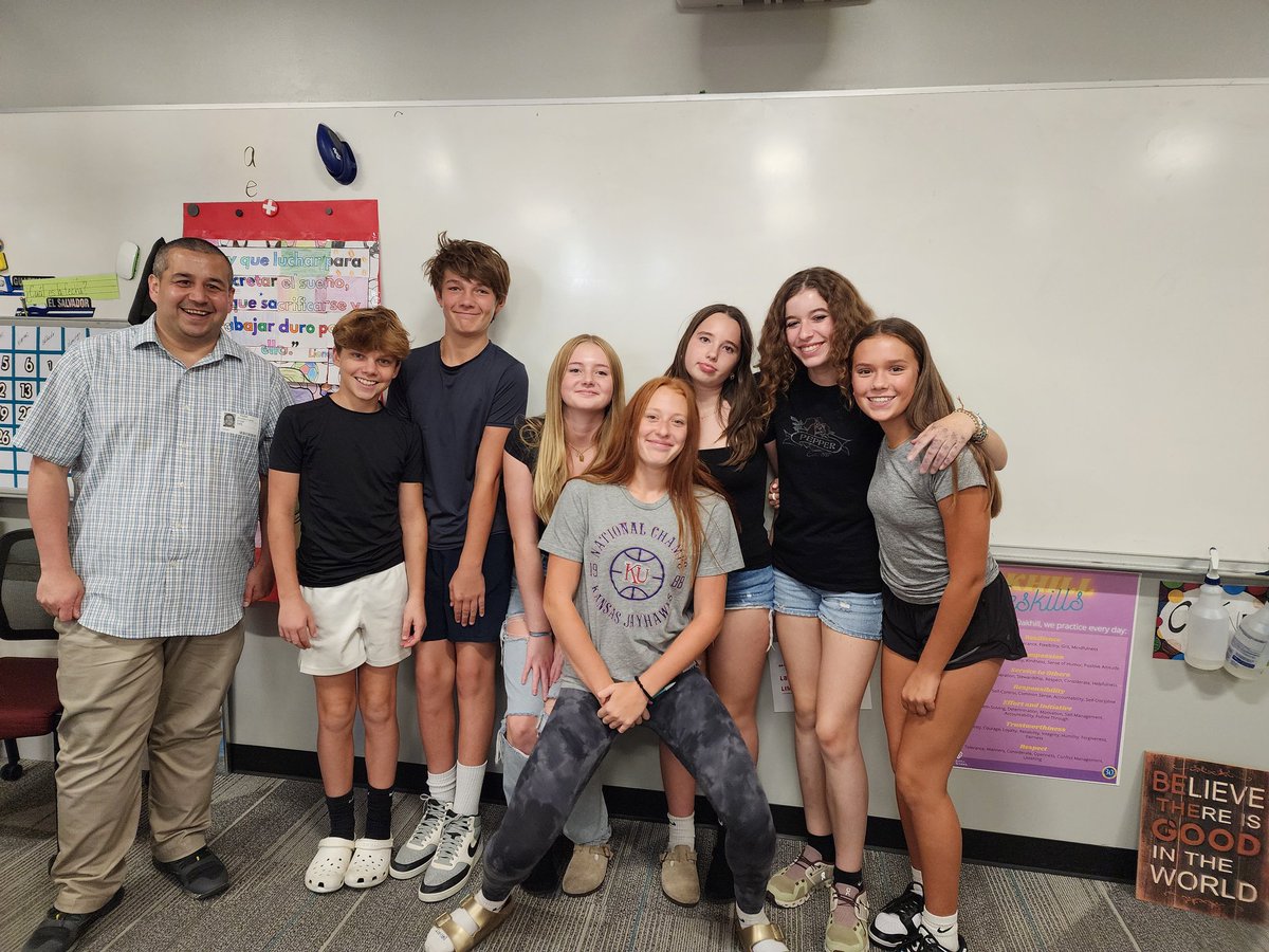 OdsSrawh's tweet photo. Students in our Global Thread classes enjoyed Dr. Essen's visit today as he discussed Islam and Christianity. @KC_Dialogue @AlumniOakhill @MaggieMNewhouse @OakhillDay https://t.co/mXK1g7P0Sd