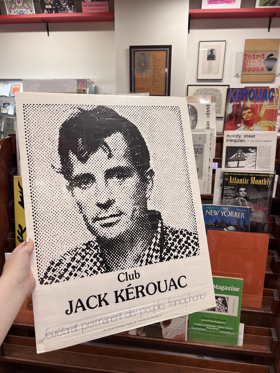 Cet après-midi à Ann Arbor, j’ai découvert un poster de Kérouac imprimé par le Secrétariat Permanent des Peuples Francophones, Québec 1987. C’est Ti-Jean qui me dit bonjour, un souvenir qui me retrouve sur la route. 📖