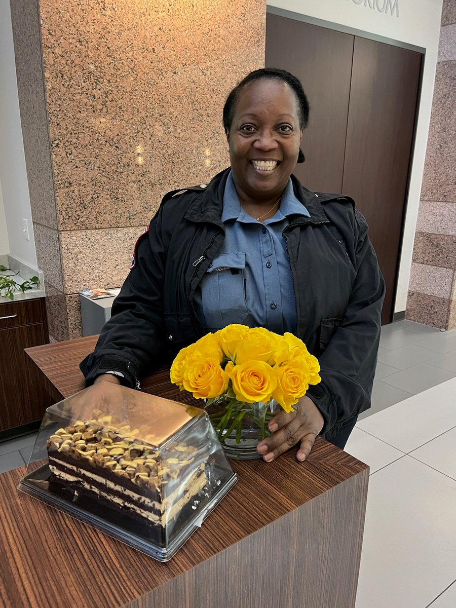 BaylorNursing's tweet photo. Join us in recognizing National Security Officer Appreciation Week! We are blessed to have Sherry Williams here at the LHSON to help keep us safe and sound. Today we presented her yellow roses and a chocolate cake to show our sincere appreciation. #SecurityOfficerAppreciationWeek https://t.co/grpqHLAnKO