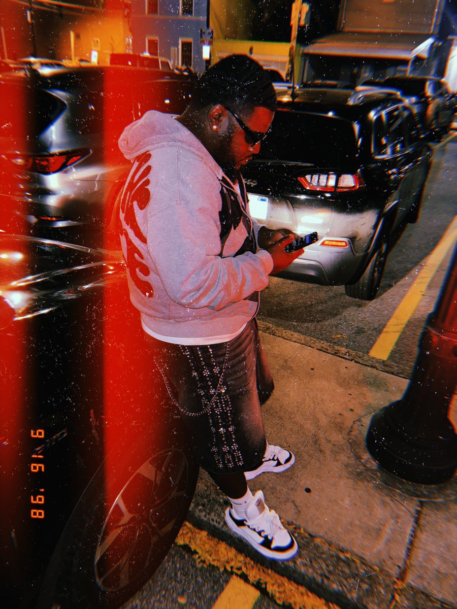 BigDudechi's tweet photo. Cause a tsunami, start waves start trends🌊🦍 https://t.co/uUdYPZBRV5
