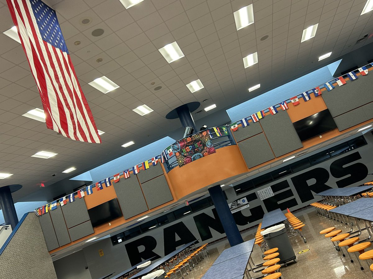 Ms_Lopez tweet media