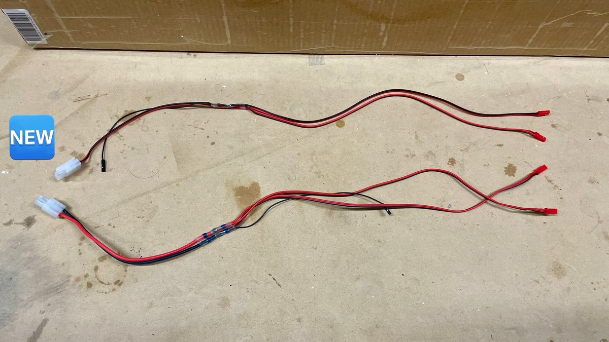FlyMisago's tweet photo. バッテリーから翼端のESCに電源を供給する、1番重いケーブルを軽量化できました！

径を少し小さくして溶接線も小さい物に交換することで、重量23gが18gになりました。
実際に電流を流して発熱が許容範囲内であることを確かめたので、安全面は大丈夫かと思います！ https://t.co/Rq0iHmE5Qs