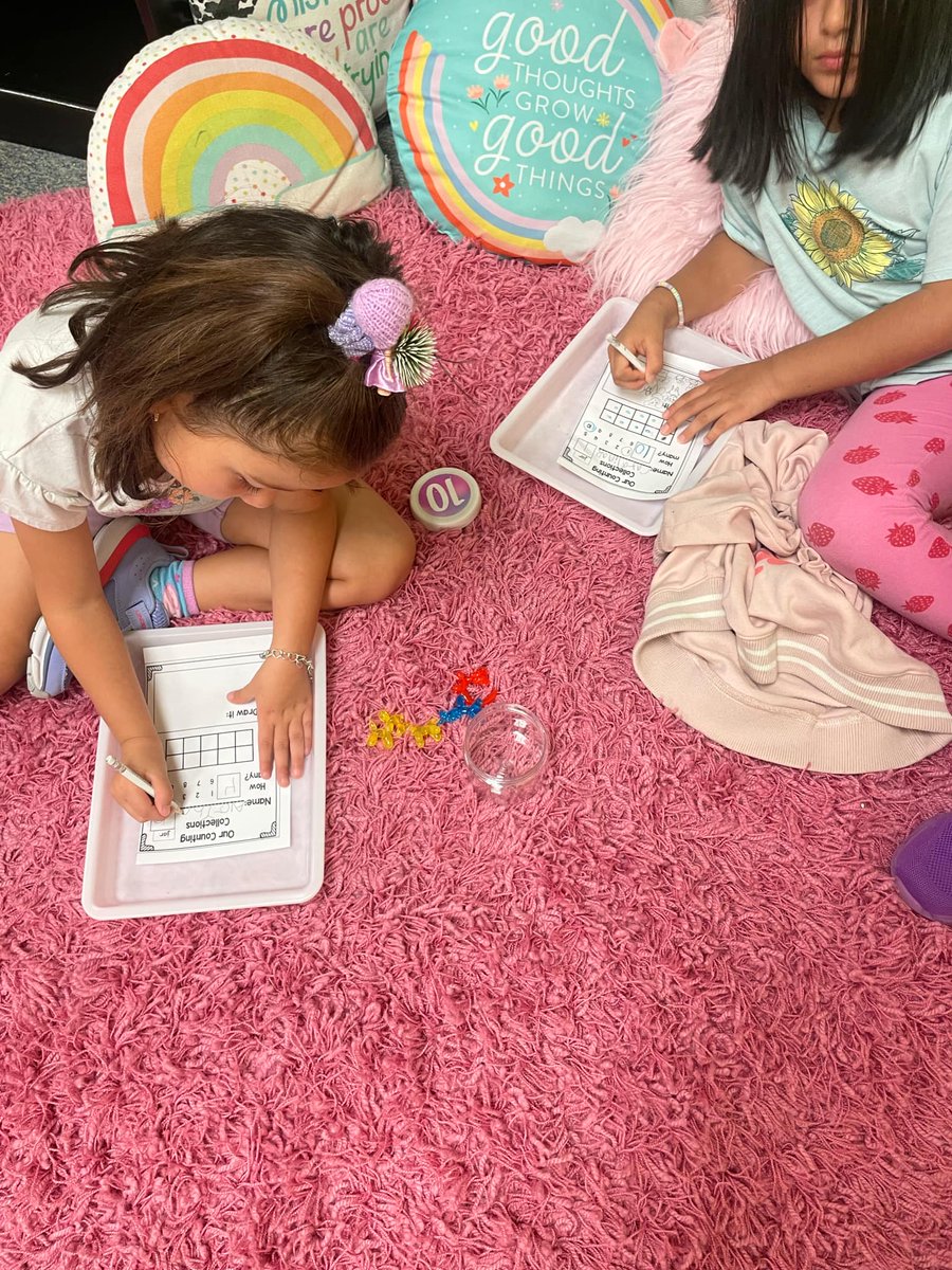 Anajimenez08A's tweet image. Kindergartens in Mrs. Monford's class had a fun time doing #CountingCollections 🧮🦫 #PISDMathChat #BurnettBeavers
