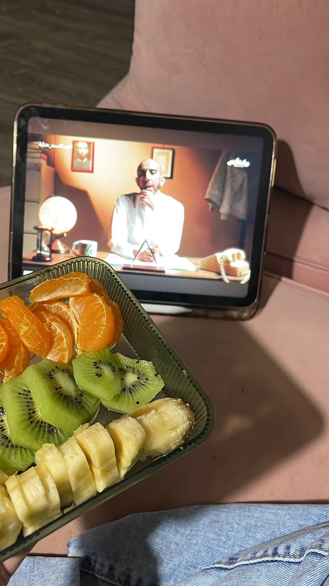 فواكة وماء بارد وجناية والبيت كله نايم ✨