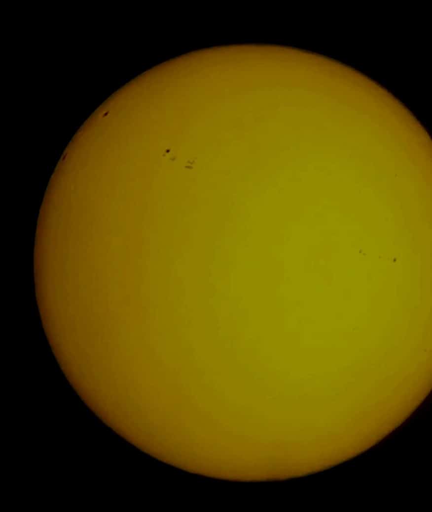 Laboratorio C.E y T.A. Liceo N° 2 de Tranqueras (@observliceotran) on Twitter photo Hoy realizamos observación de Sol con estudiantes de 1ero EMS.
- Se calculó el N° de Wolf
- Se compararon imágenes que permiten observar el desplazamiento de las manchas.
<a href="/crisantunez81/">Cristina Antunez</a> <a href="/profesoramarita/">Magdalena Acuña</a> Hoy realizamos observación de Sol con estudiantes de 1ero EMS.
- Se calculó el N° de Wolf
- Se compararon imágenes que permiten observar el desplazamiento de las manchas.
<a href="/crisantunez81/">Cristina Antunez</a> <a href="/profesoramarita/">Magdalena Acuña</a>