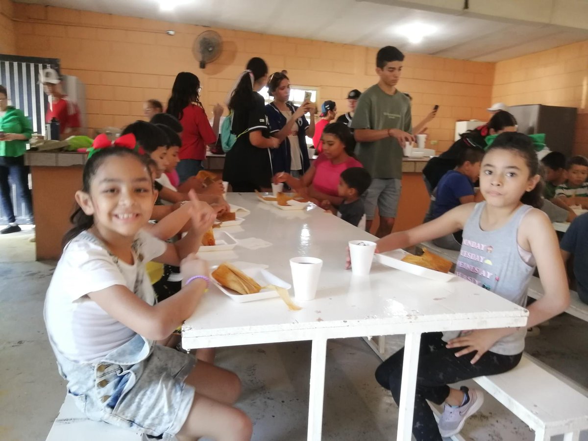 🇲🇽 ¡𝗩𝗶𝘃𝗮 𝗠𝗲́𝘅𝗶𝗰𝗼! 🇲🇽
Agradecemos a los integrantes de SONRISA POR SONRISA de la #PREPA #TEC, por llevar su entusiasmo a las niñas y los niños de nuestro CIF COMBATE; y celebrar con ellos estas fiestas patrias entre juegos y dinámicas.  
<a href="/TECcampusSON/">TEC Campus Sonora Norte</a>