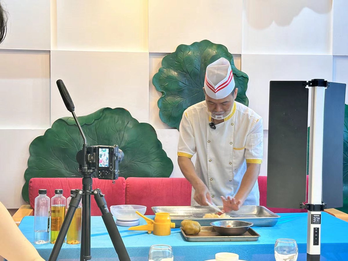 global_tungsten's tweet photo. Celebrating Tradition: Our Mooncake-Making Salon for the Mid-Autumn Festival

Recently, we had the wonderful opportunity to participate in a mooncake-making salon. This event not only taught us how to craft these delectable but also deepened our understanding of the traditions https://t.co/fpkD4SKBaZ