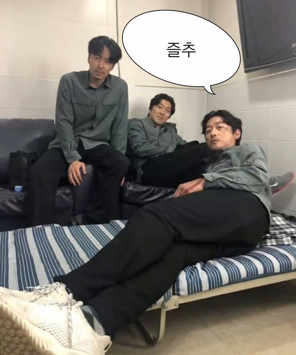 트친님들 맛난거 많이 드시고
즐거운 추석 되셔요(•̀ᴗ•́)و