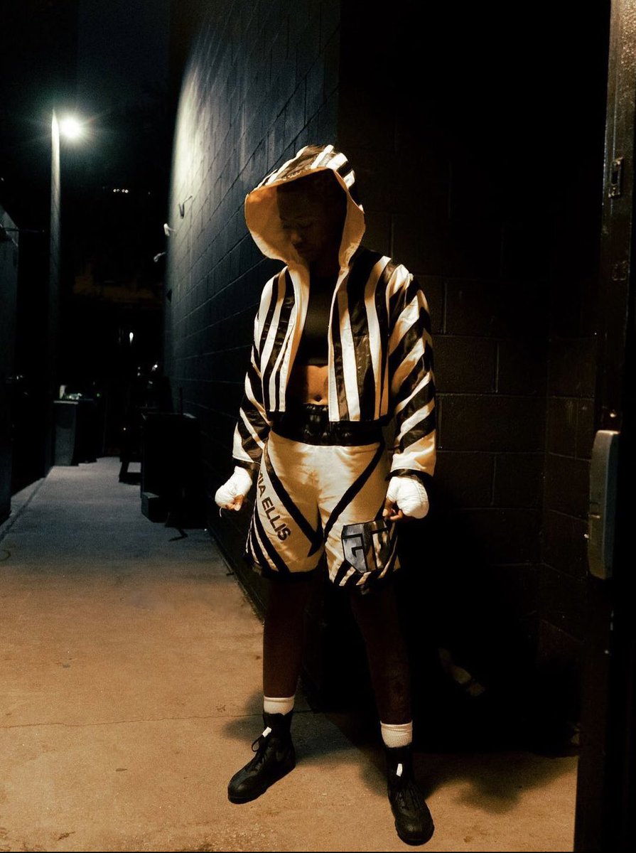 Mia Killer Bee Ellis 🐝 8-3-7KO’s tweet media