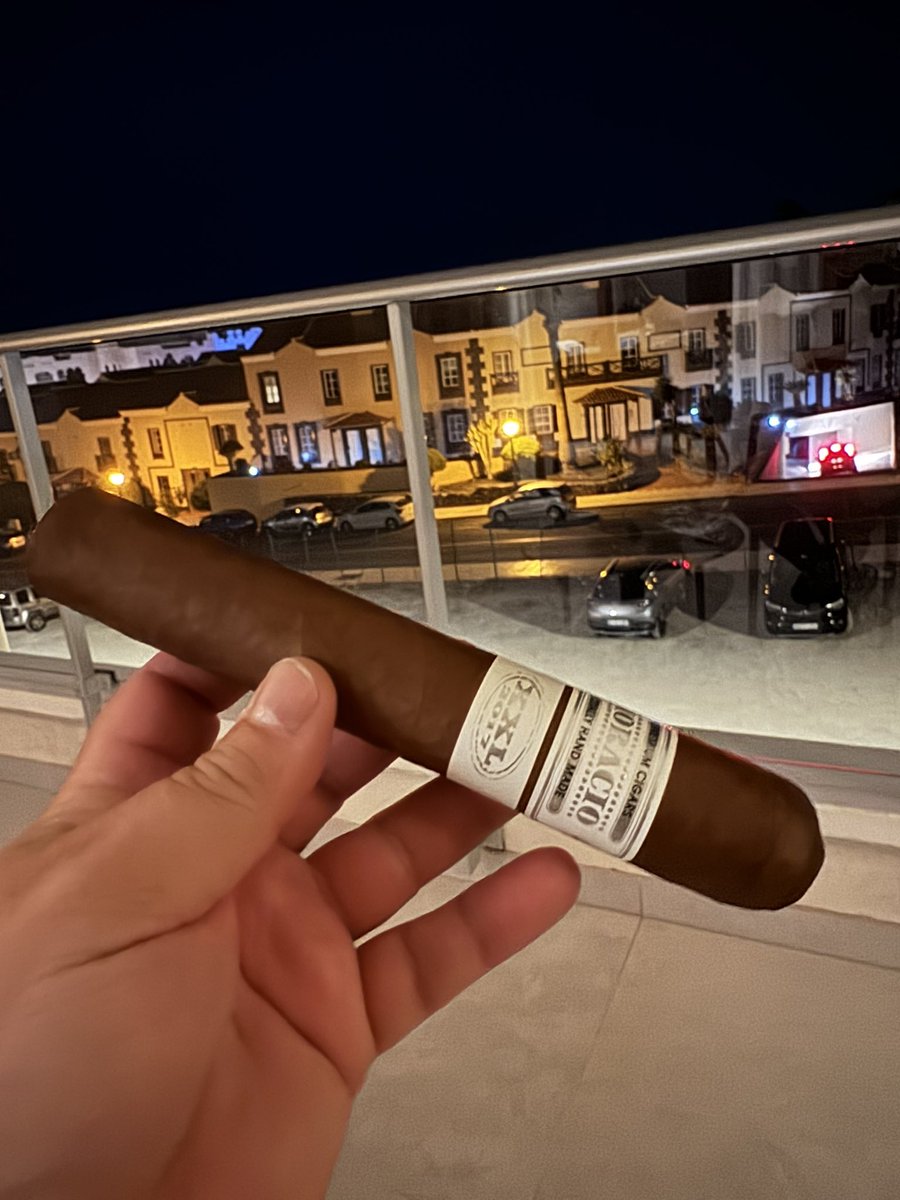 The Horacio XXL.  Ring gauge 70.   Perfect for a balmy night in Tenerife.