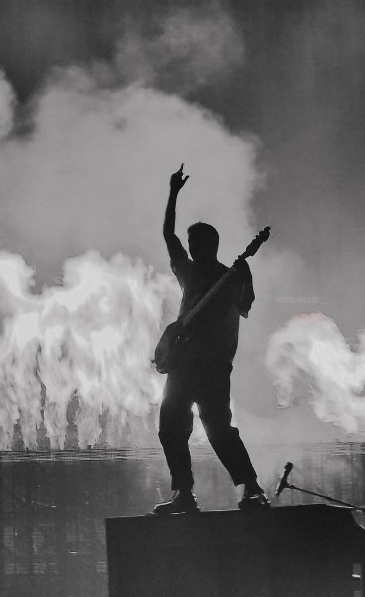 OdeToSoup_'s tweet photo. clancy phoenix/vegas grayscale - a thread (3) 📸
#clancyvegas #clancyphx #clancyphoenix #clancyworldtour #twentyonepilots #cliqueart @tylerrjoseph @joshuadun @twentyonepilots https://t.co/l903SUYjrn