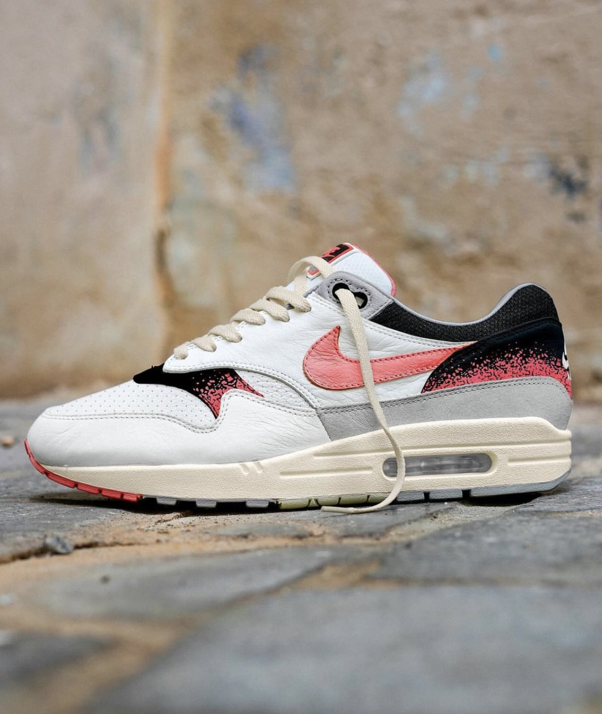 Nice Kicks on X Hot Lava Nike Air Tech Challenge 2 inspired Air Max 1 Customs https t uZEnmEoDEf X