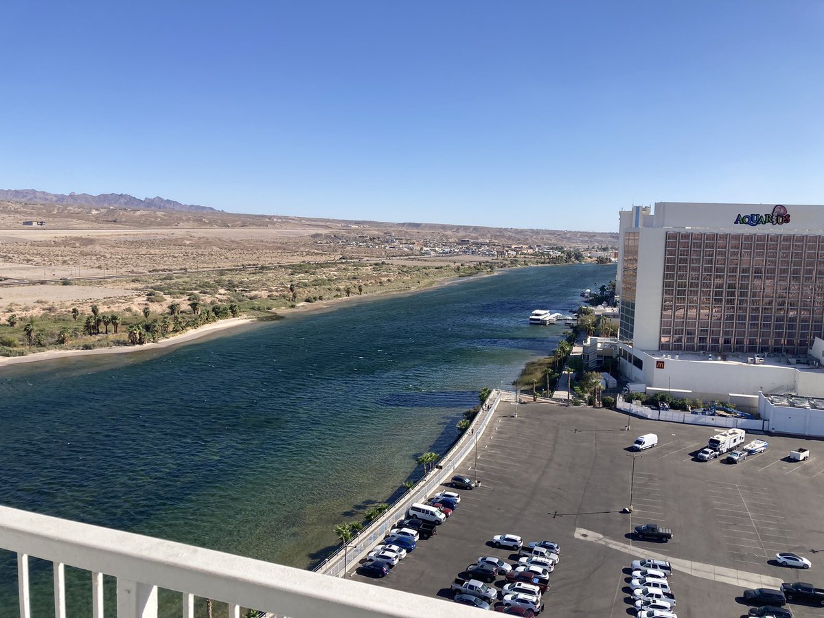 DanielOcean316's tweet image. How to unwind after a day full of dust devils &amp;amp; rocks

One night at Don Laughlin’s Riverside Resort &amp;amp; Casino 🤘🏼

#Laughlin 🤷‍♂️🤔👍🎰