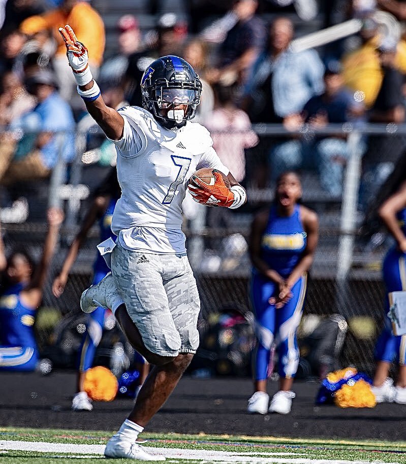 MPSSAA Top 50 - 19th season
Week 3

1 Wise (1-1)  🟦🟨
2 Northwest (2-0)  ⬛️⬜️
3 Quince Orchard (2-0)  🟥⬛️
4 Milford Mill (2-0)  🟩⬛️
5 Broadneck (2-0)  ⬜️⬜️
6 Perry Hall (2-0)  🟦🟨
7 Dunbar (2-0)  ⬜️🟥
8 Patuxent (2-0)  🟩⬛️
9 Dundalk (2-0)  🟩🟨
10 Huntingtown (2-0)  ⬛️⬜️