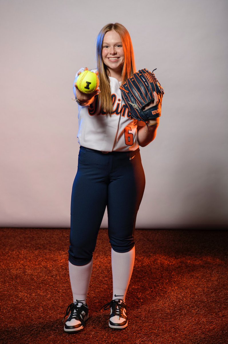 HaileySchuff4's tweet image. I am beyond excited to be an Illini! 💙🧡 @TyraPerry13 @coach_troutsta @Coach_Veee @bgoler10 @aibanditsbreer