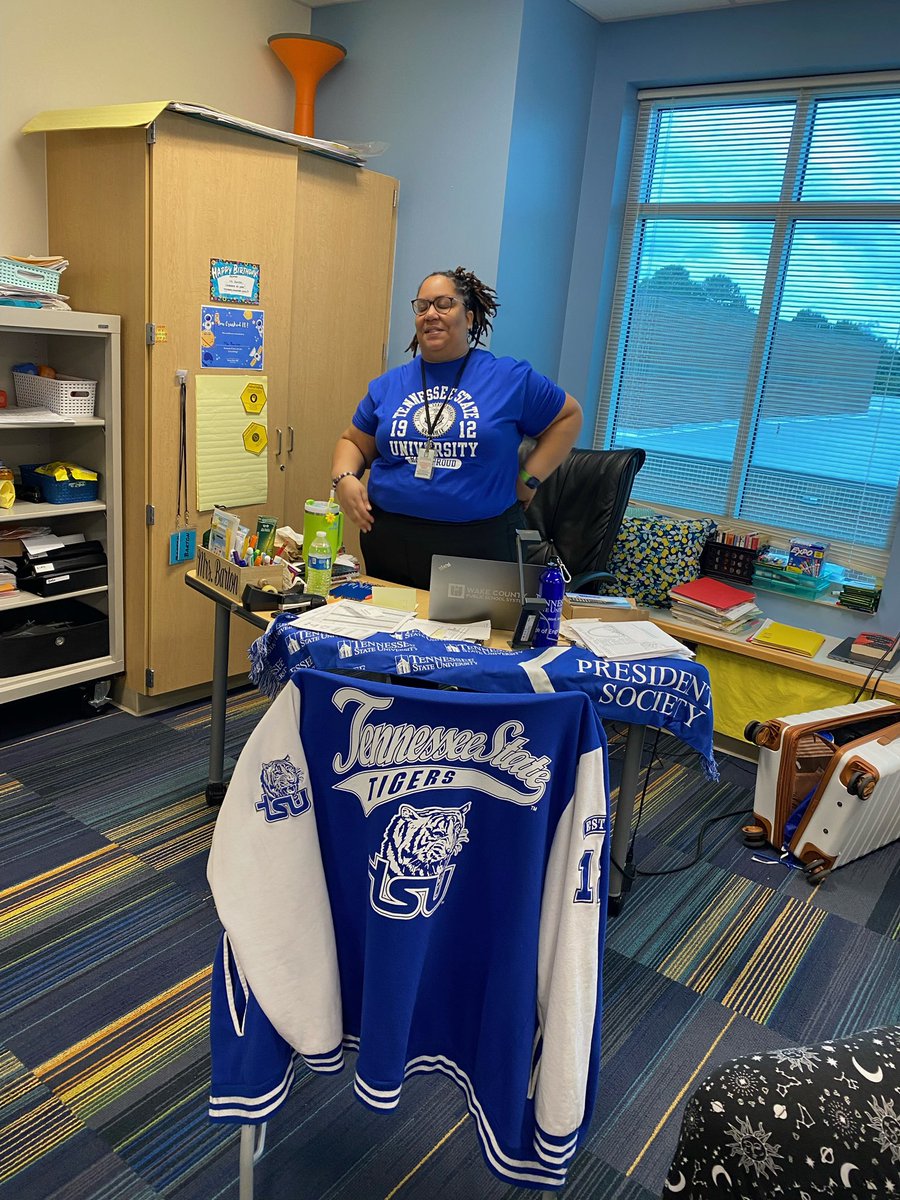 NeuseRiverMS's tweet image. Celebrating #HBCUWeek! Our amazing teachers are rocking their HBCU pride today 🎓🔥 Let's continue to inspire our students by sharing the rich legacy of Historically Black Colleges &amp;amp; Universities! #HBCUPride #FutureScholars