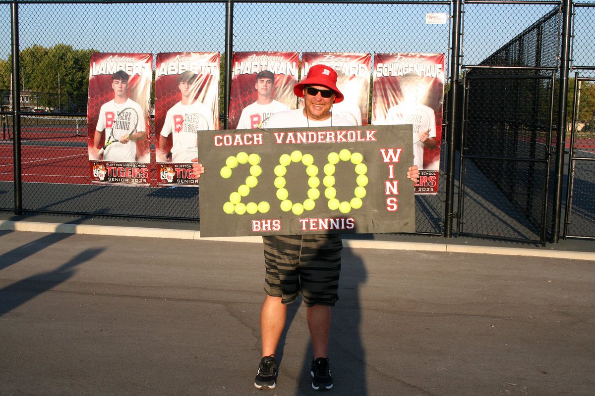 RyanWalkerHU's tweet photo. Congrats to Robert Vanderkolk (@bobvandy), who after tonight's 3-2 win over Norwell has earned his 200th career coaching victory. https://t.co/Nr7tEorxOW