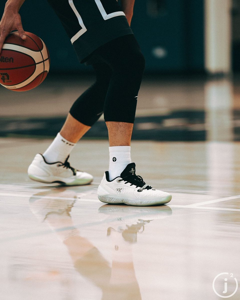 JLin7's tweet photo. Do your best, trust God with the rest 🙏🏼 
盡力而為，其餘的交給上帝 🙏🏼

📸: @_JordanJimenez 
#Training  #offseason